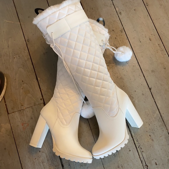 COPY - White quilted boots - Picture 3 of 4